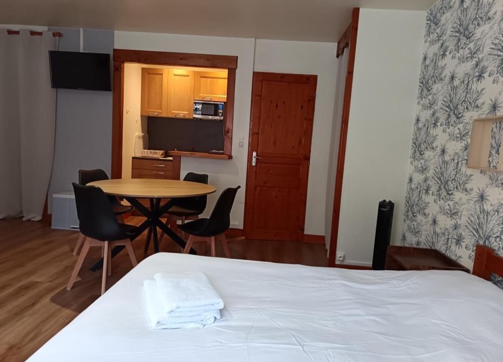 Photo of Others in Arlos