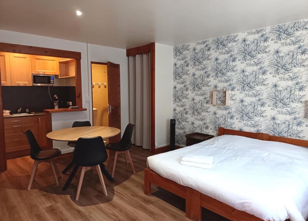 Photo of Others in Arlos