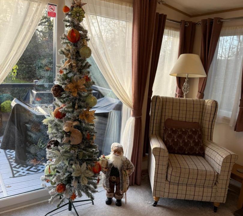 Photo of Others in Tiptoe