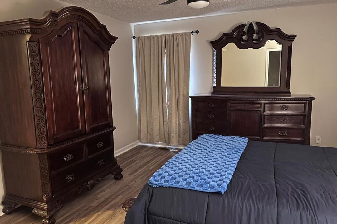 Photo of Bedroom in Crestline Heights