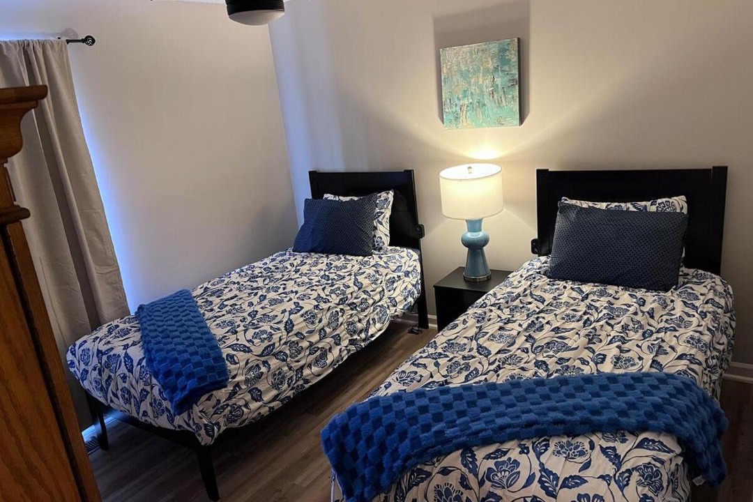 Photo of Bedroom in Crestline Heights