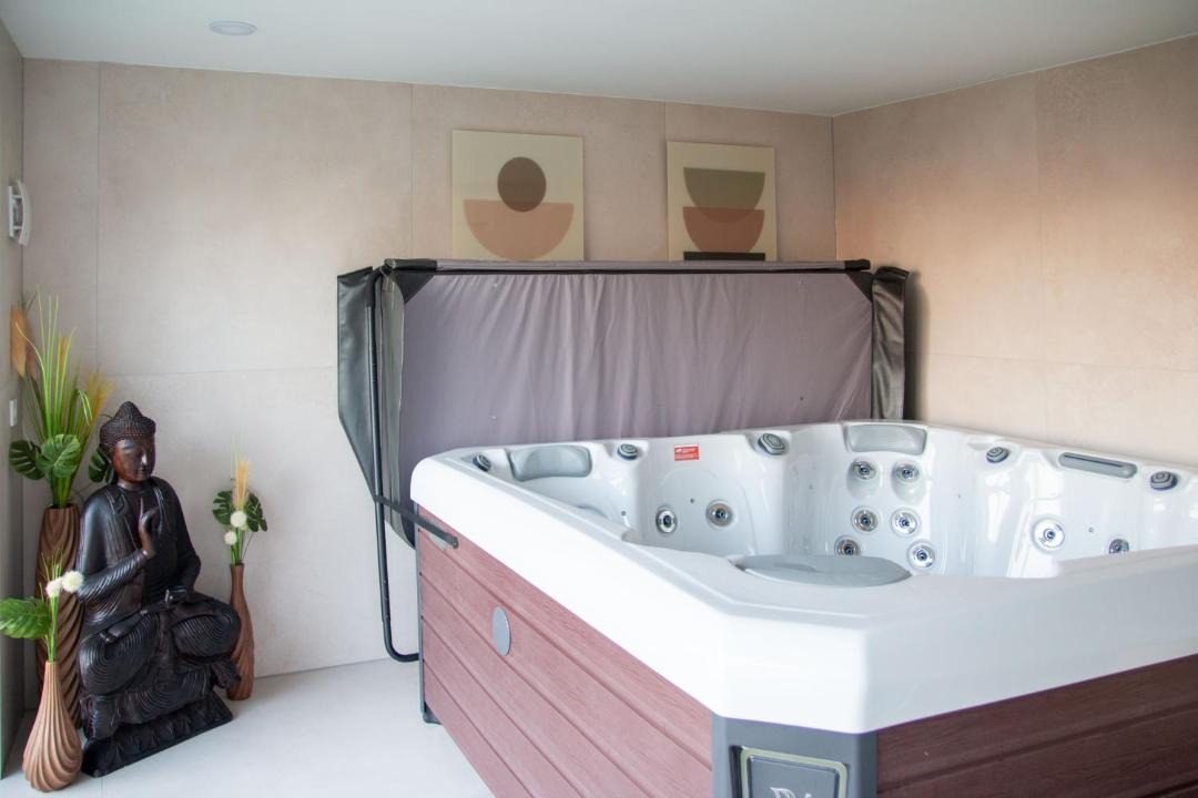 Photo of Others in Holving