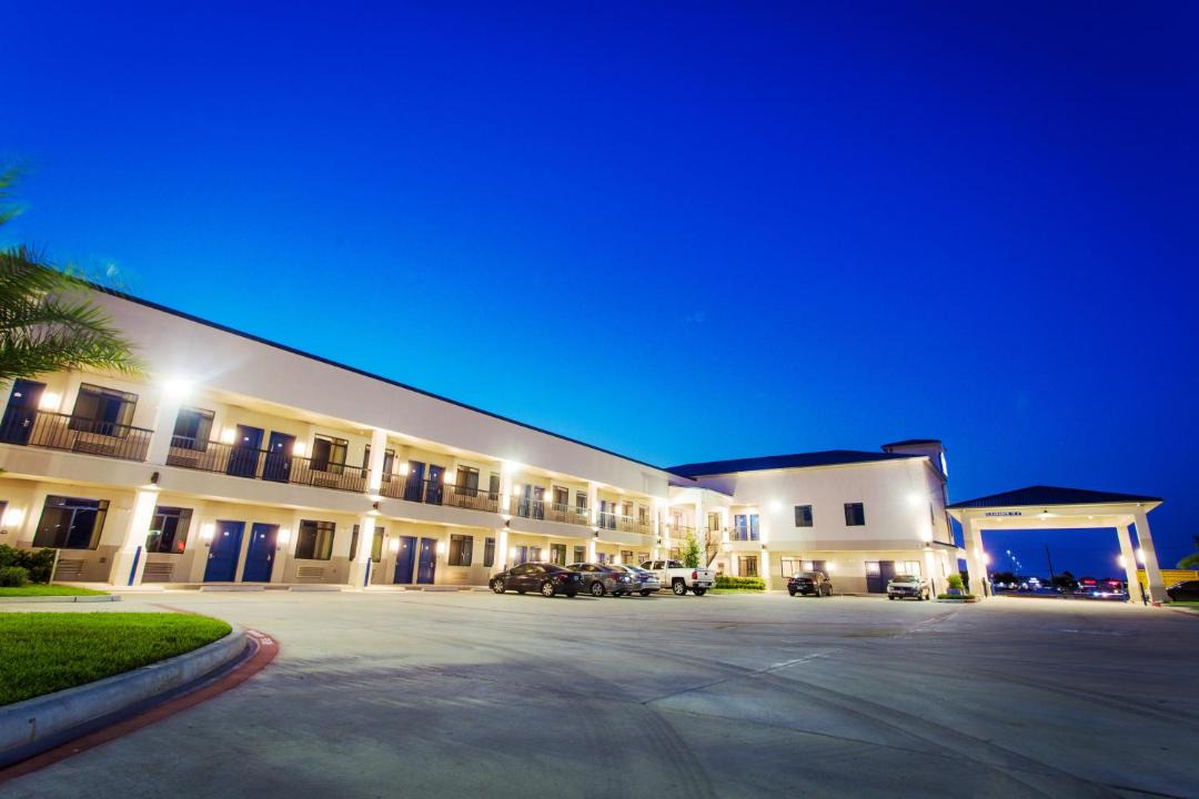 Photo of Buildings in Clodine