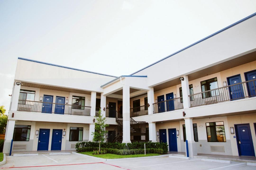 Photo of Buildings in Clodine