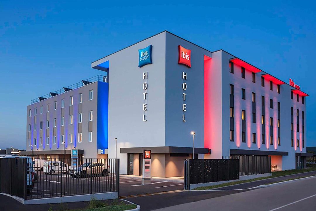 Photo of Others in Sens