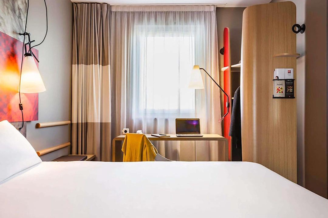 Photo of Others in Sens