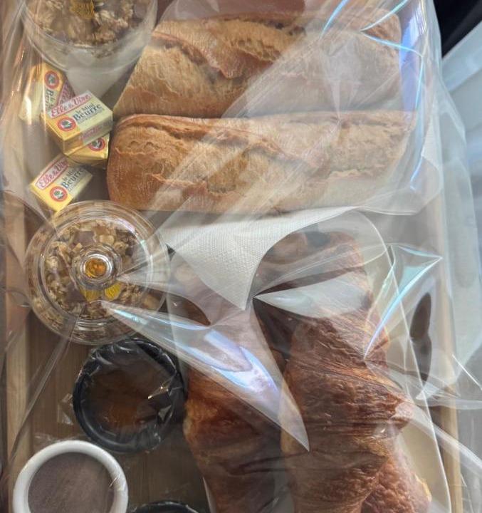 Photo of Others in Carbon-Blanc