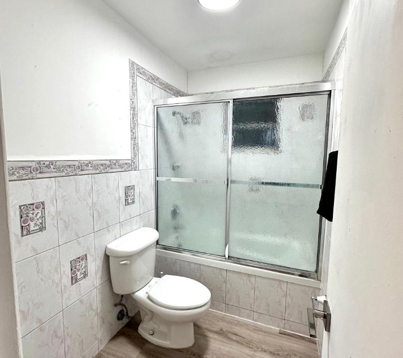 Photo of Bathroom in Coral Way