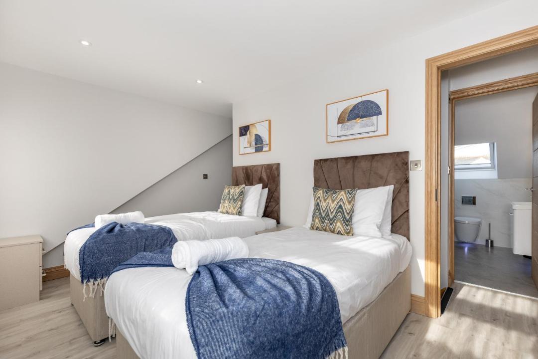 Photo of Others in Reading