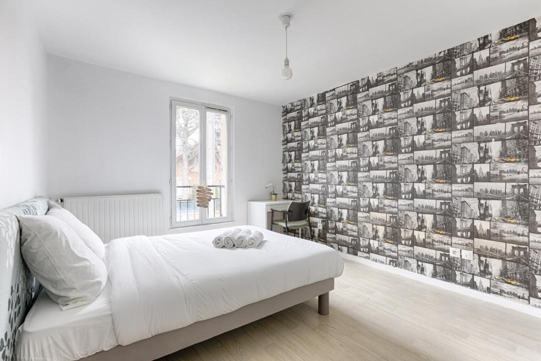 Photo of Bedroom in Franconville