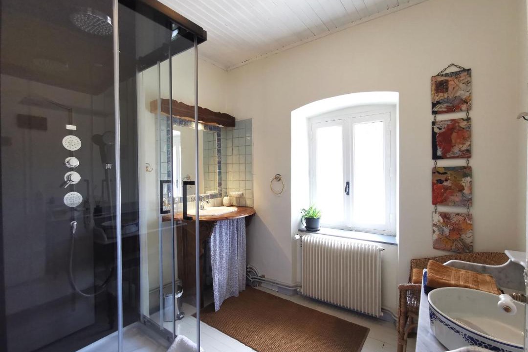 Photo of Bathroom in Sembadel
