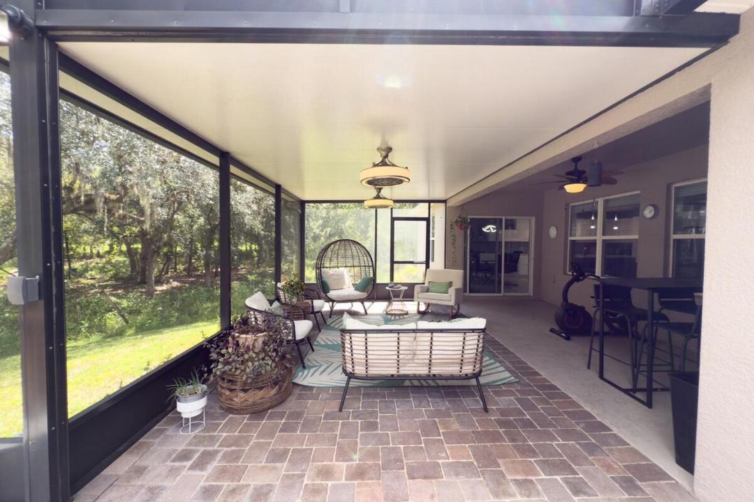 Photo of Patio Balcony in Trafalgar Village