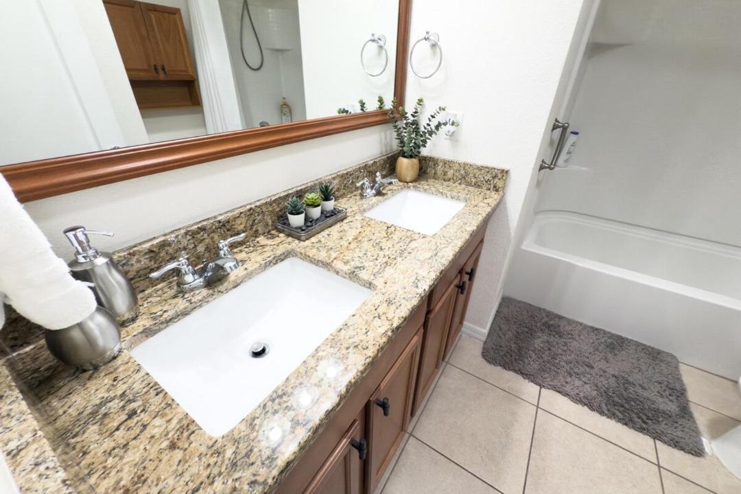 Photo of Bathroom in Trafalgar Village