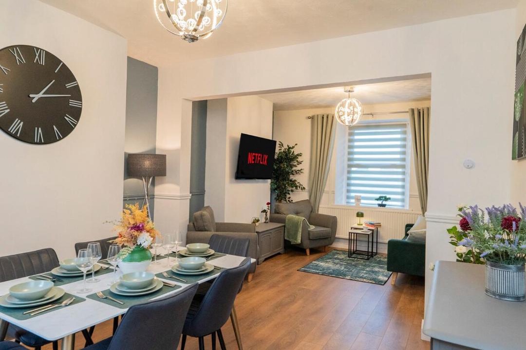 Photo of Others in Cwm Frwd Oer