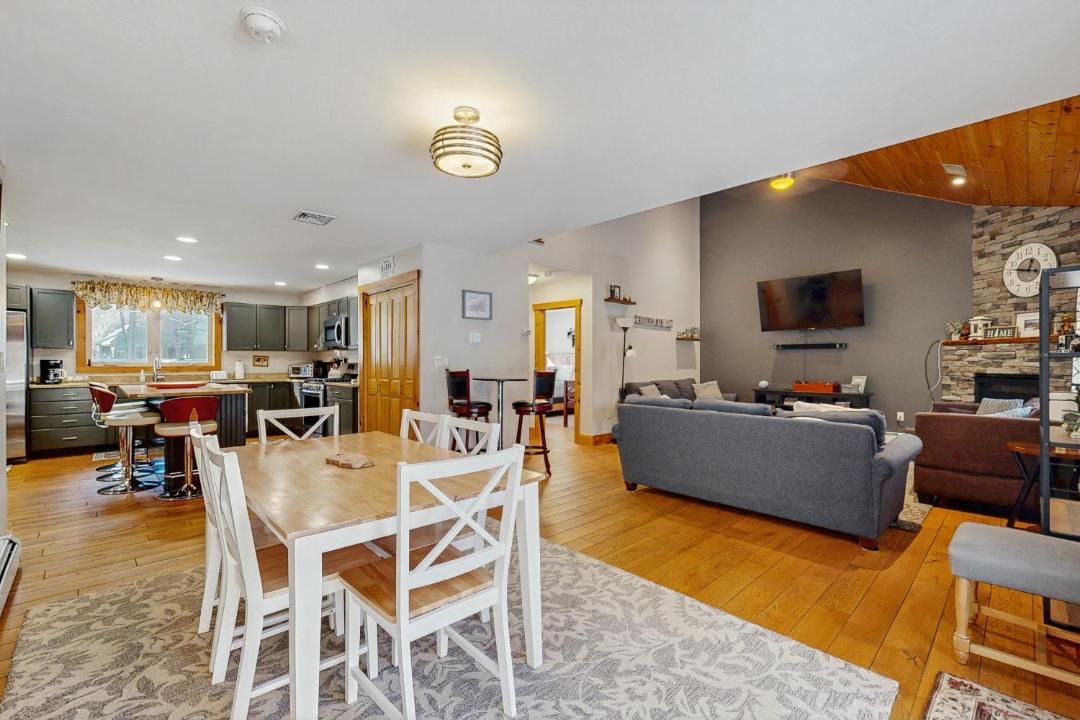 Photo of Others in Bartlett