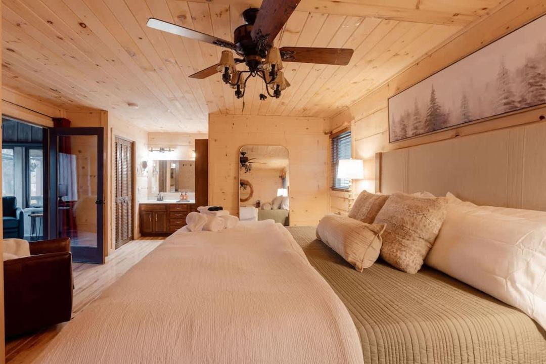 Photo of Bedroom in Piney Flats