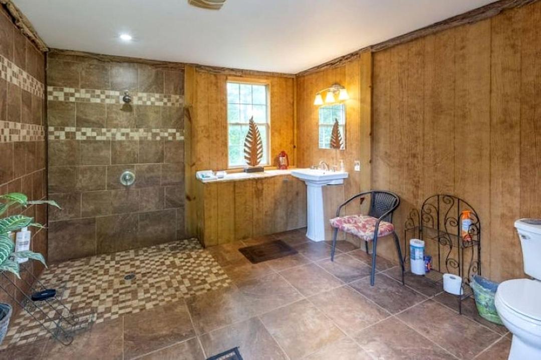 Photo of Bathroom in Cullowhee