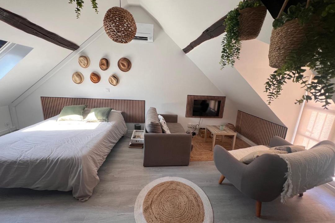 Photo of Bedroom in Nemours