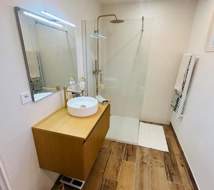 Photo of Bathroom in Bougy