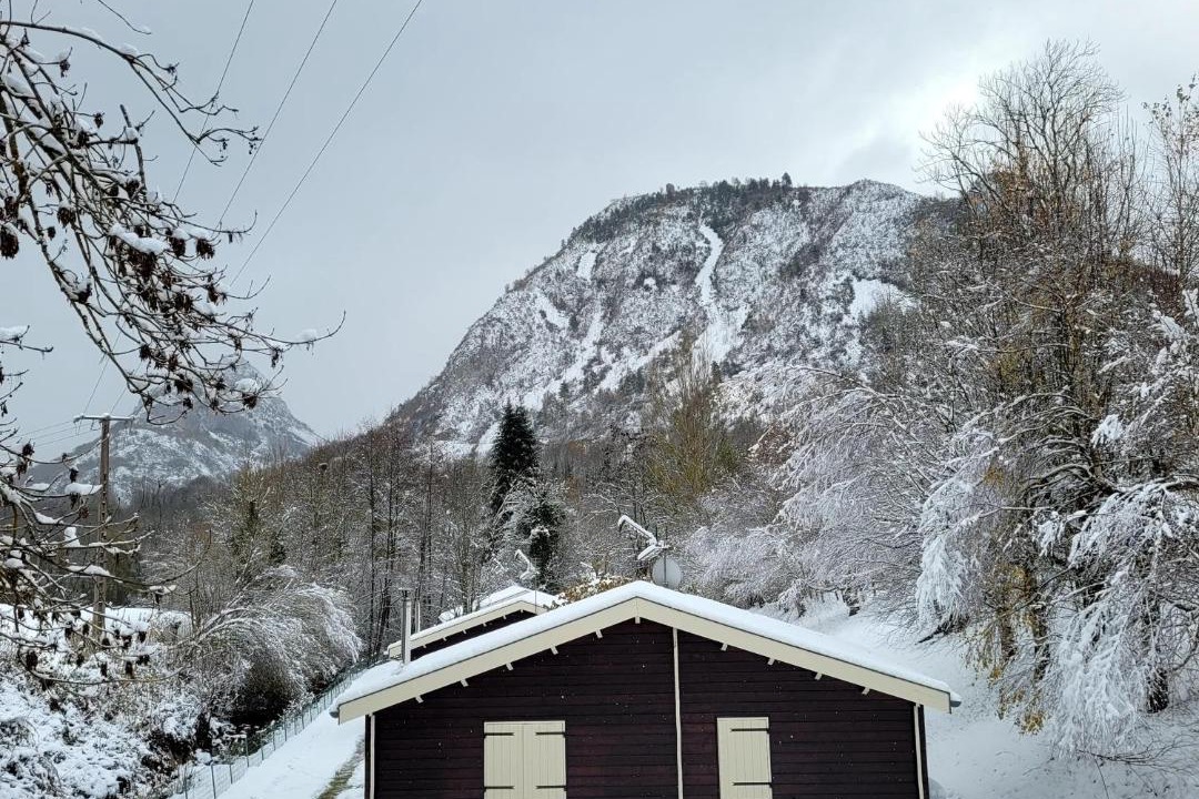 Photo of Others in Saurat