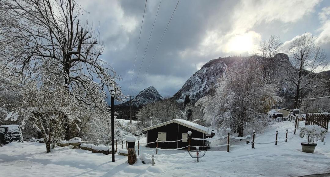 Photo of Others in Saurat