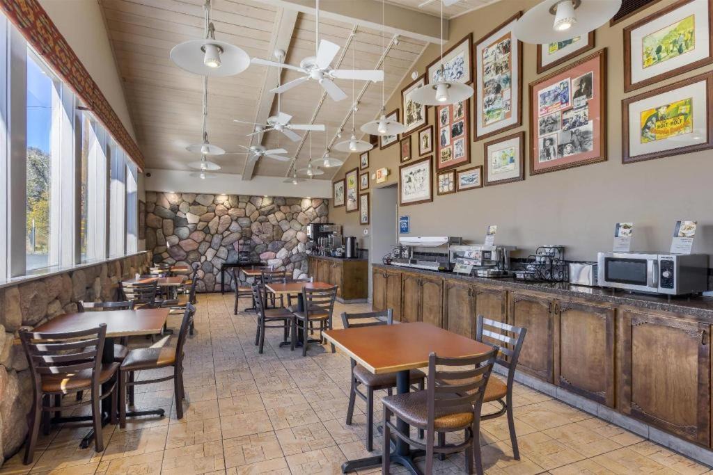 Photo of Kitchen in Lone Pine