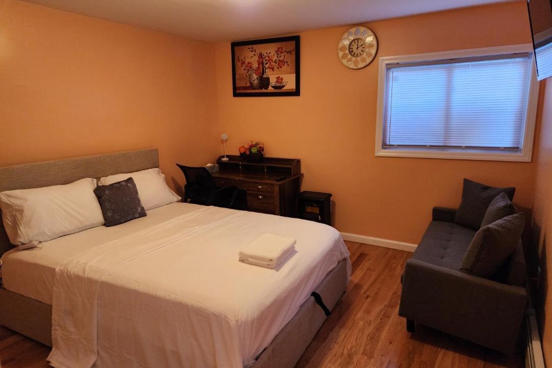 Photo of Bedroom in Pelham Gardens