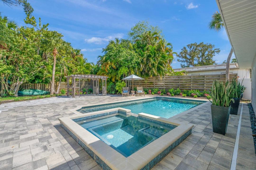 Photo of Others in Bay Isle