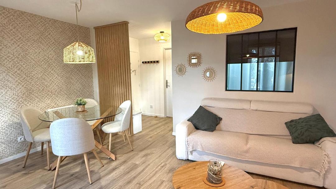 Photo of Livingroom in Montmerle-sur-Saone