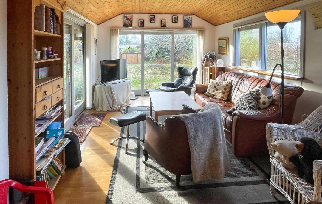 Photo of Others in Bronde