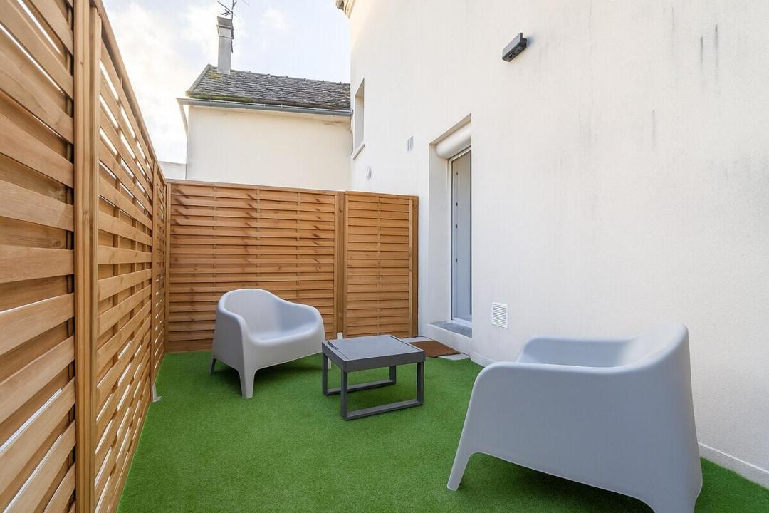 Photo of Patio Balcony in Messy