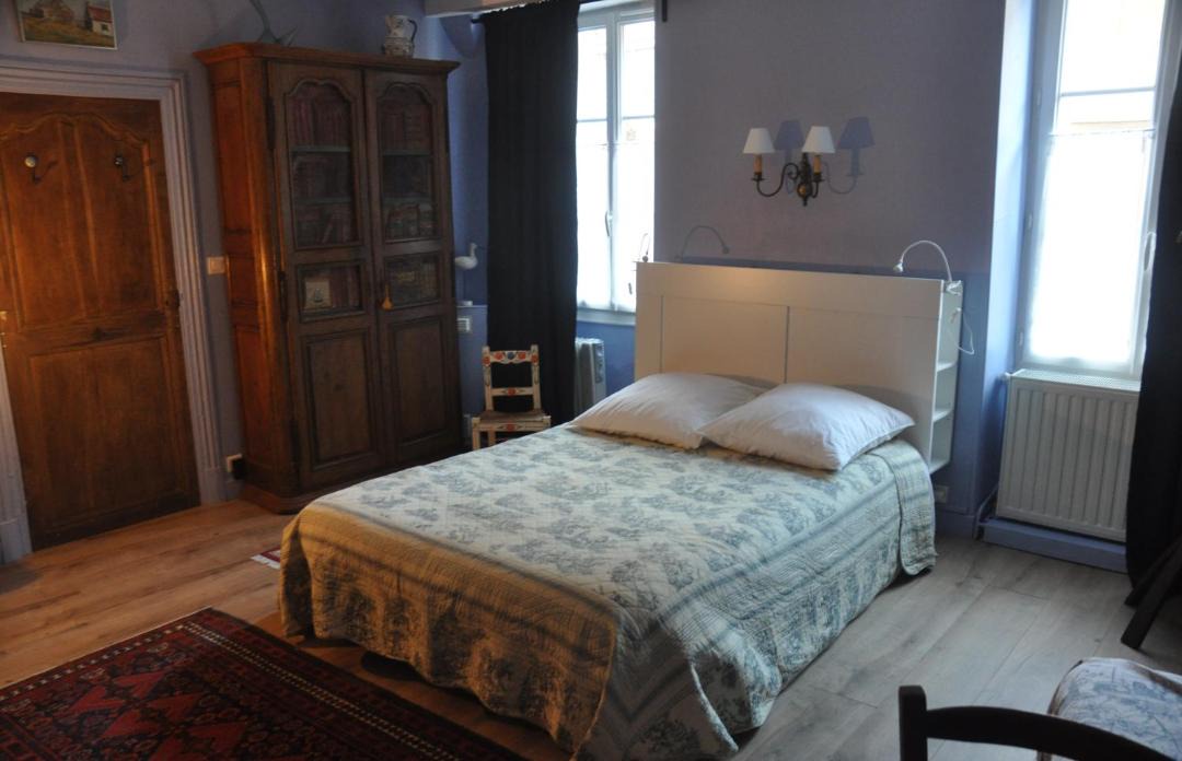 Photo of Bedroom in Saulieu