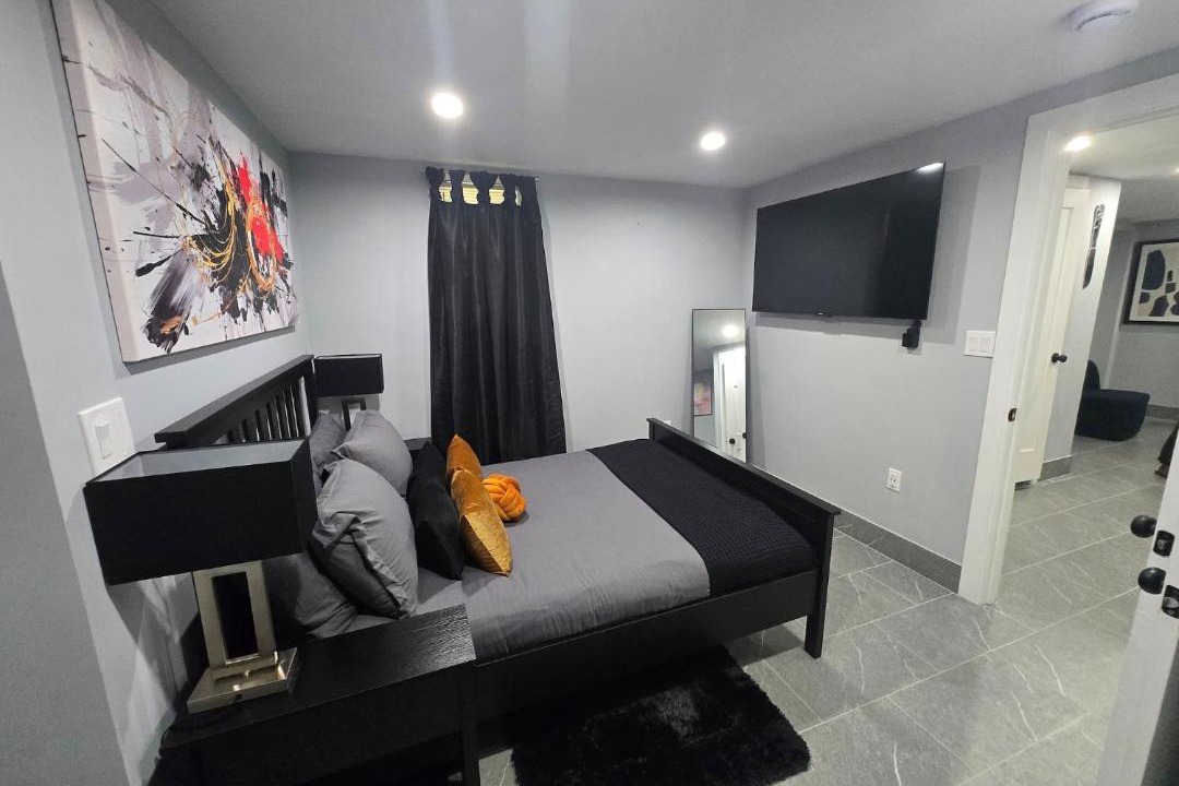 Photo of Bedroom in Roxbury