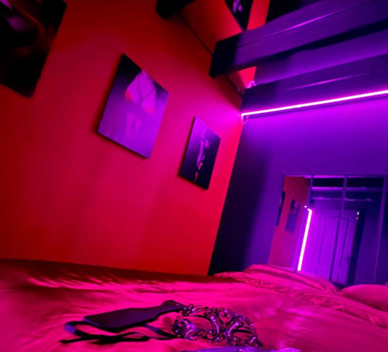 Photo of Others in Carbon-Blanc