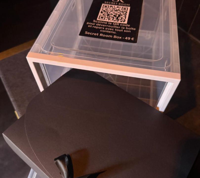 Photo of Others in Carbon-Blanc