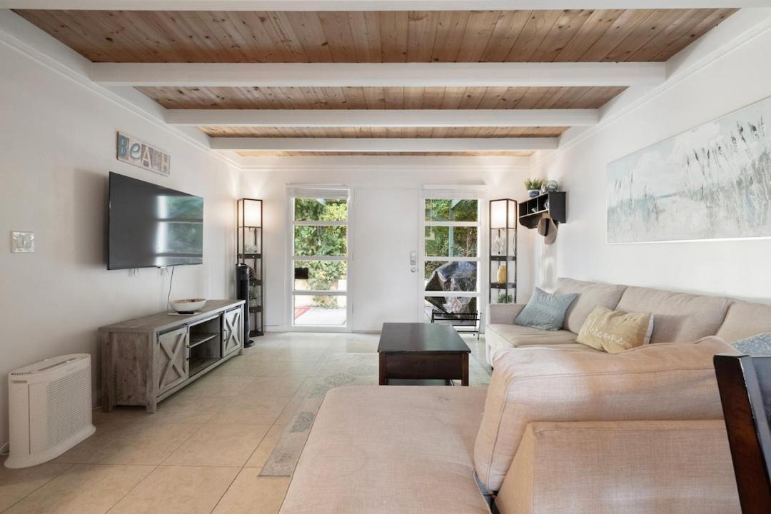 Photo of Livingroom in Village of La Jolla