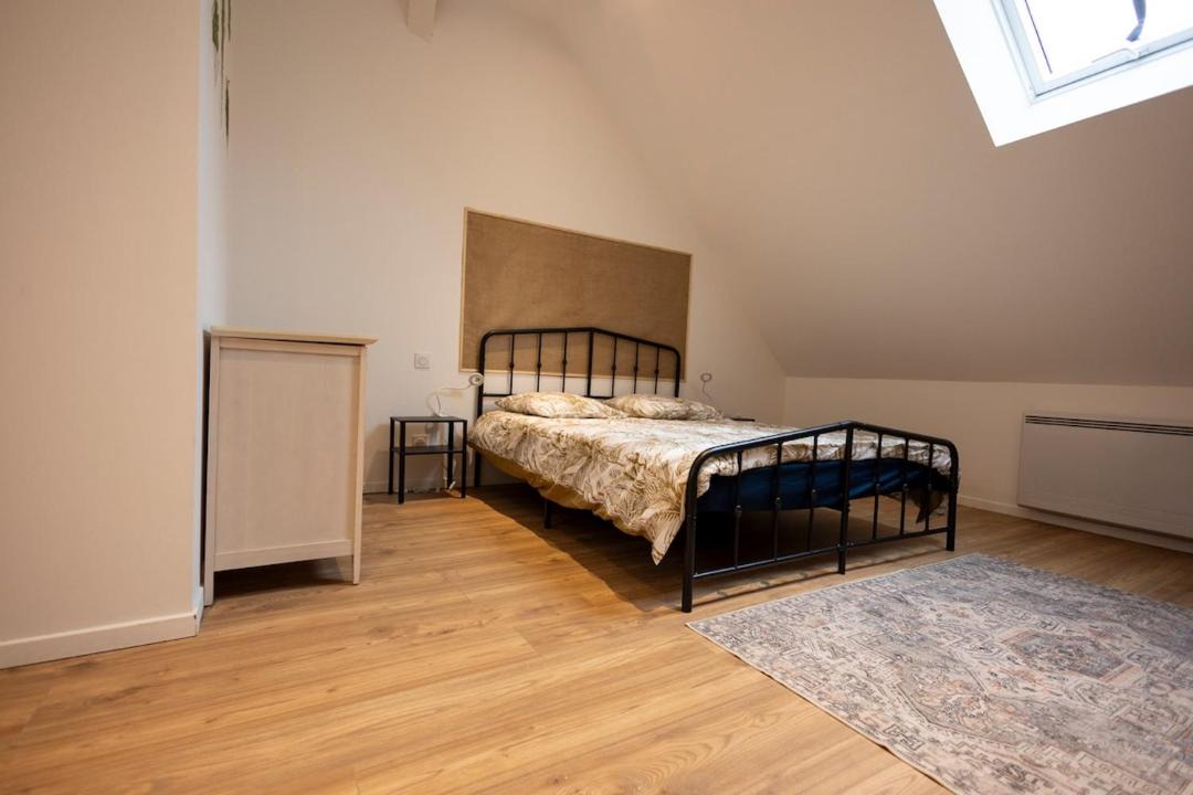 Photo of Bedroom in Cloyes-sur-le-Loir