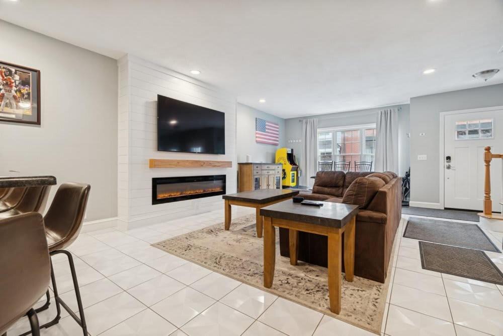 Photo of Others in Telegraph Hill