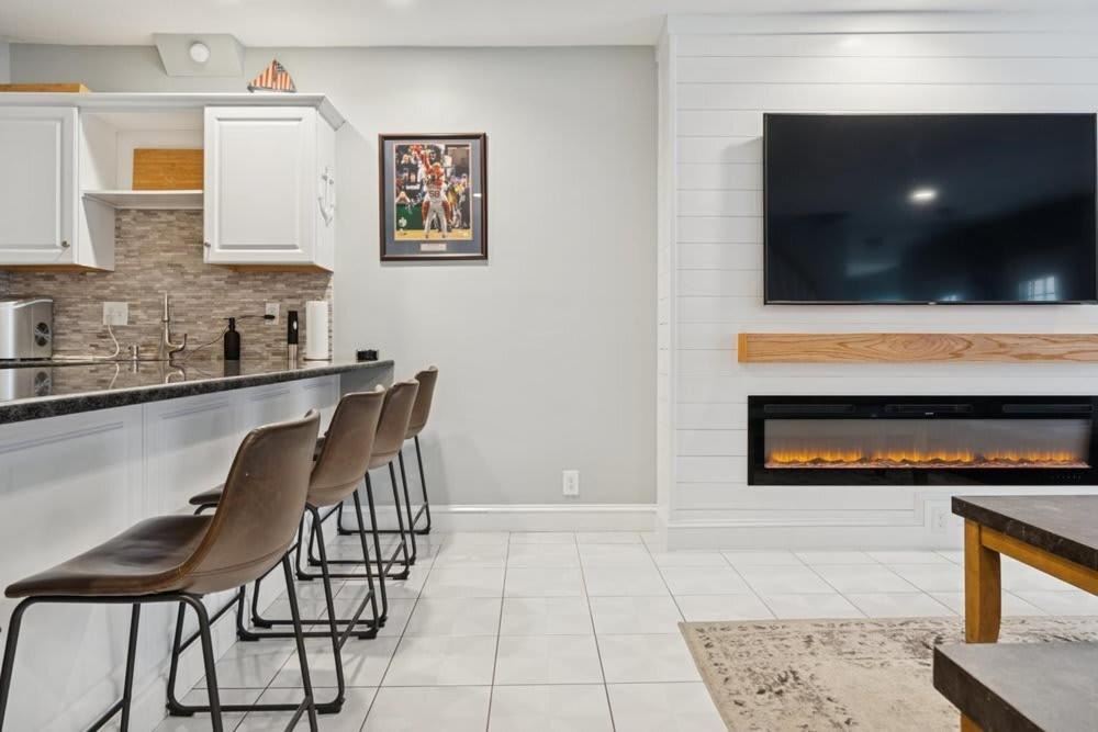 Photo of Others in Telegraph Hill