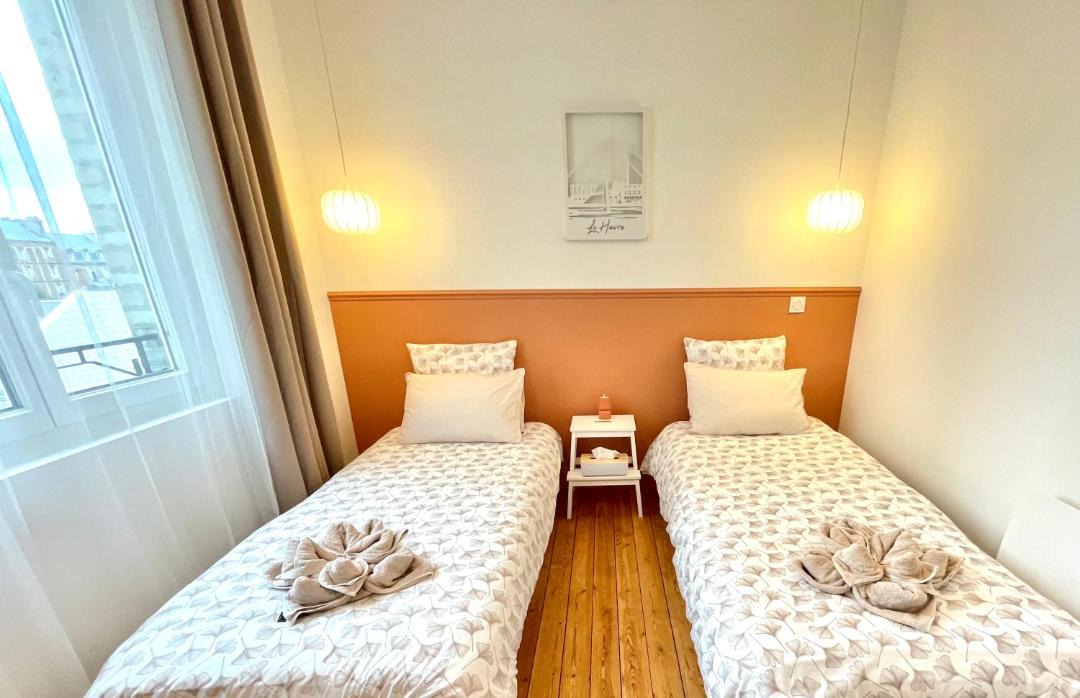 Photo of Bedroom in Anatole France Danton