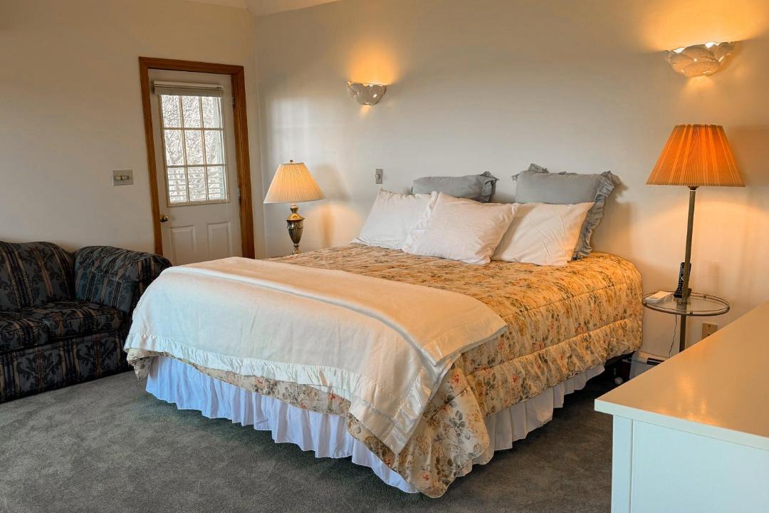 Photo of Bedroom in Prides Crossing