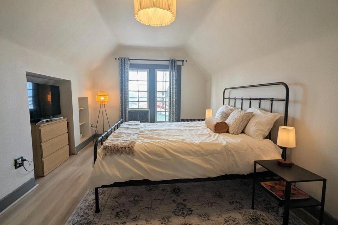 Photo of Bedroom in Cole