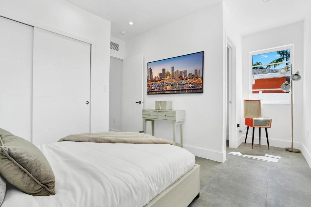 Photo of Bedroom in North Bay Village