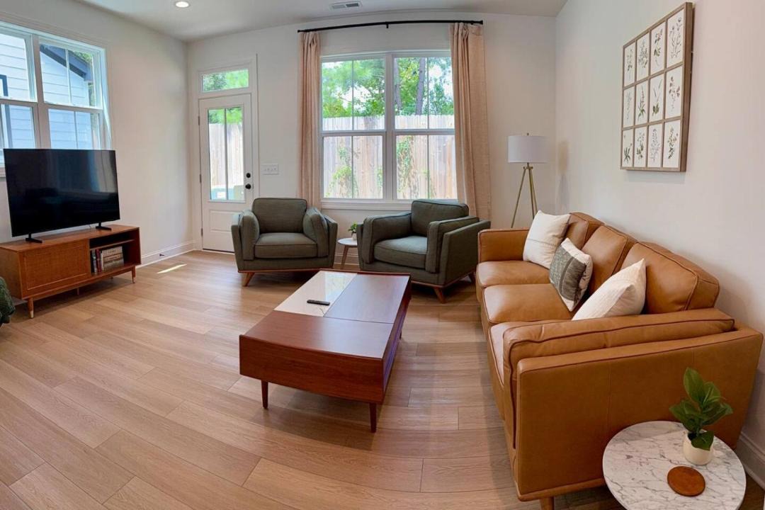 Photo of Livingroom in Northeast Raleigh