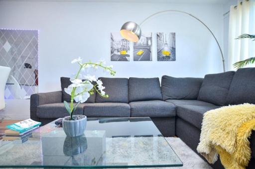 Photo of Livingroom in De Lorimier
