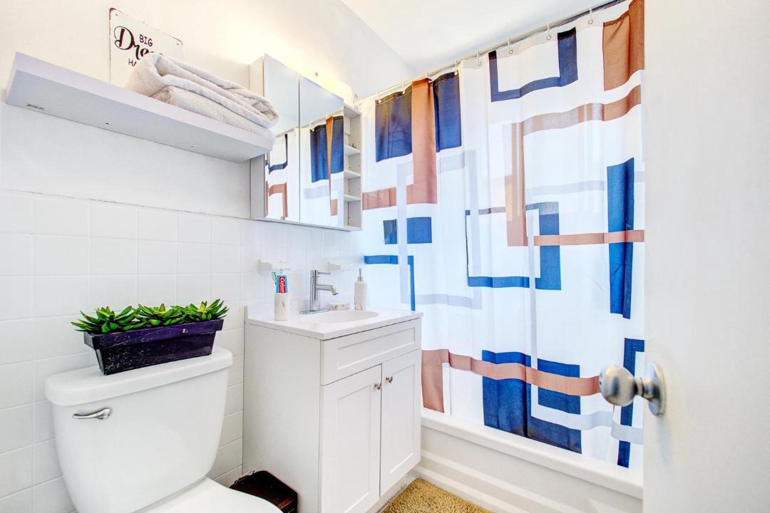 Photo of Bathroom in De Lorimier