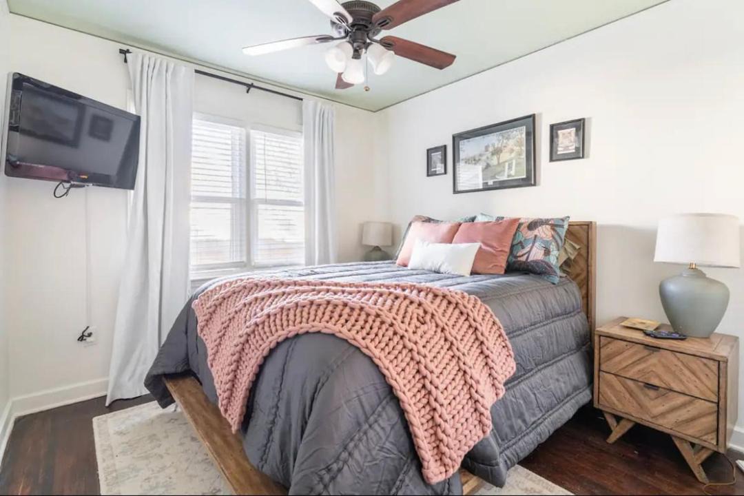 Photo of Bedroom in University District