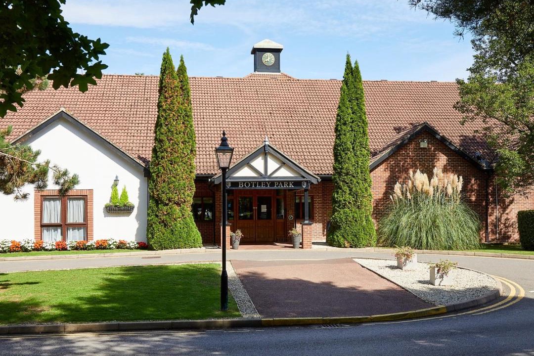 Photo of Others in Netley