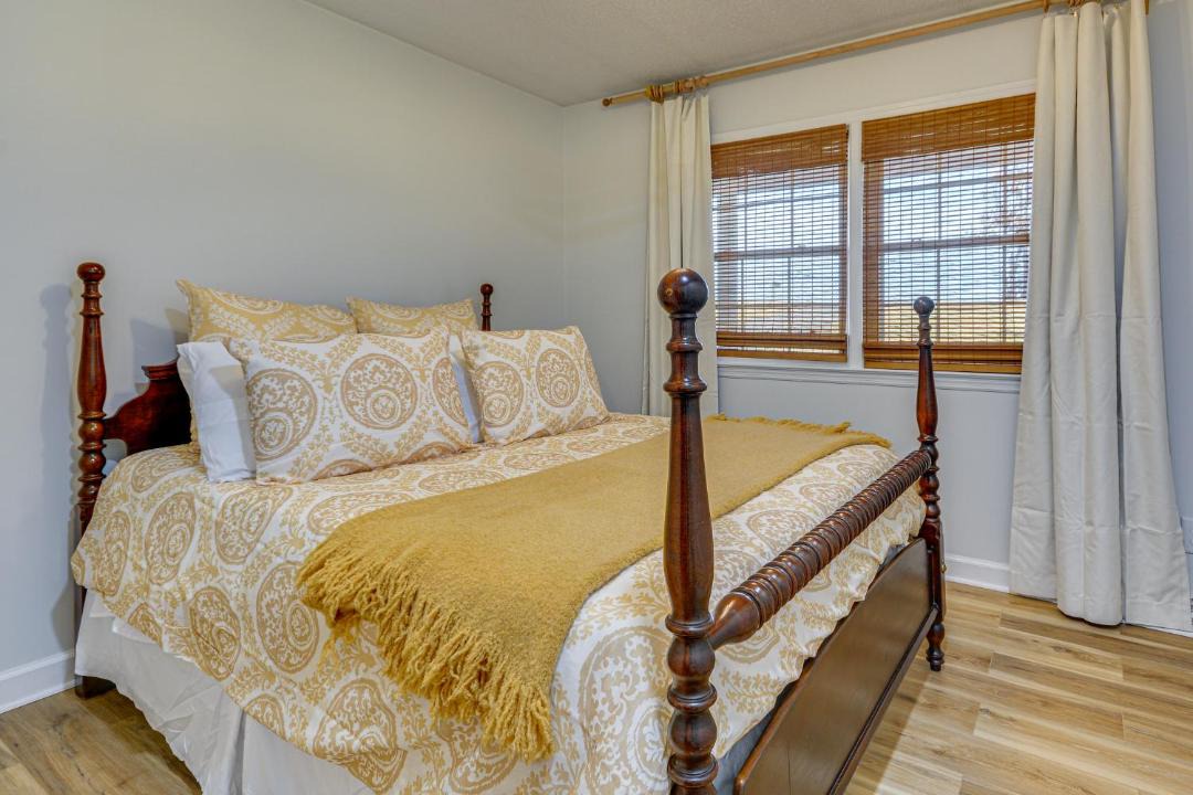 Photo of Bedroom in Pilot Mountain
