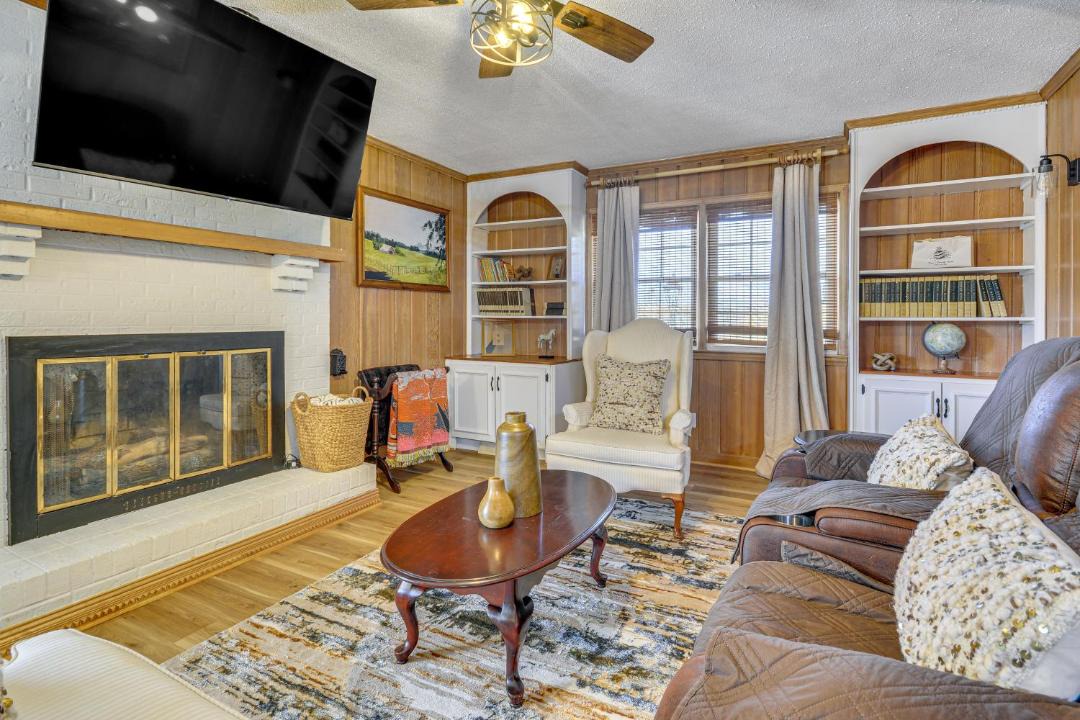Photo of Livingroom in Pilot Mountain